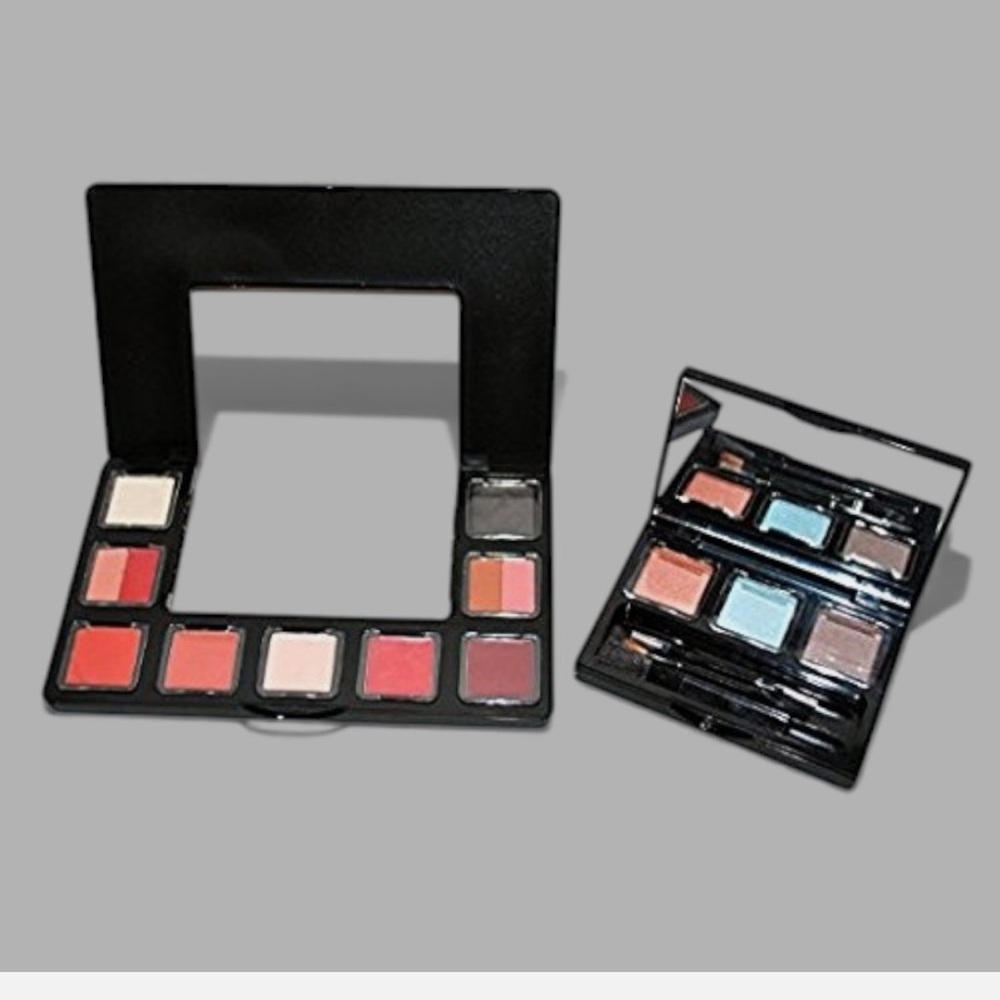 NWT ME Makeover Essentials Personalized Custom Compact